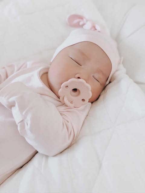 Ultra-Soft Bamboo Knotted Gown & Beanie for Baby (Blush)