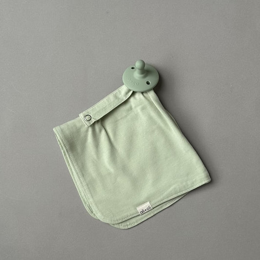 Ali+Oli Lovey Blanket Pacifier Holder (Sage)