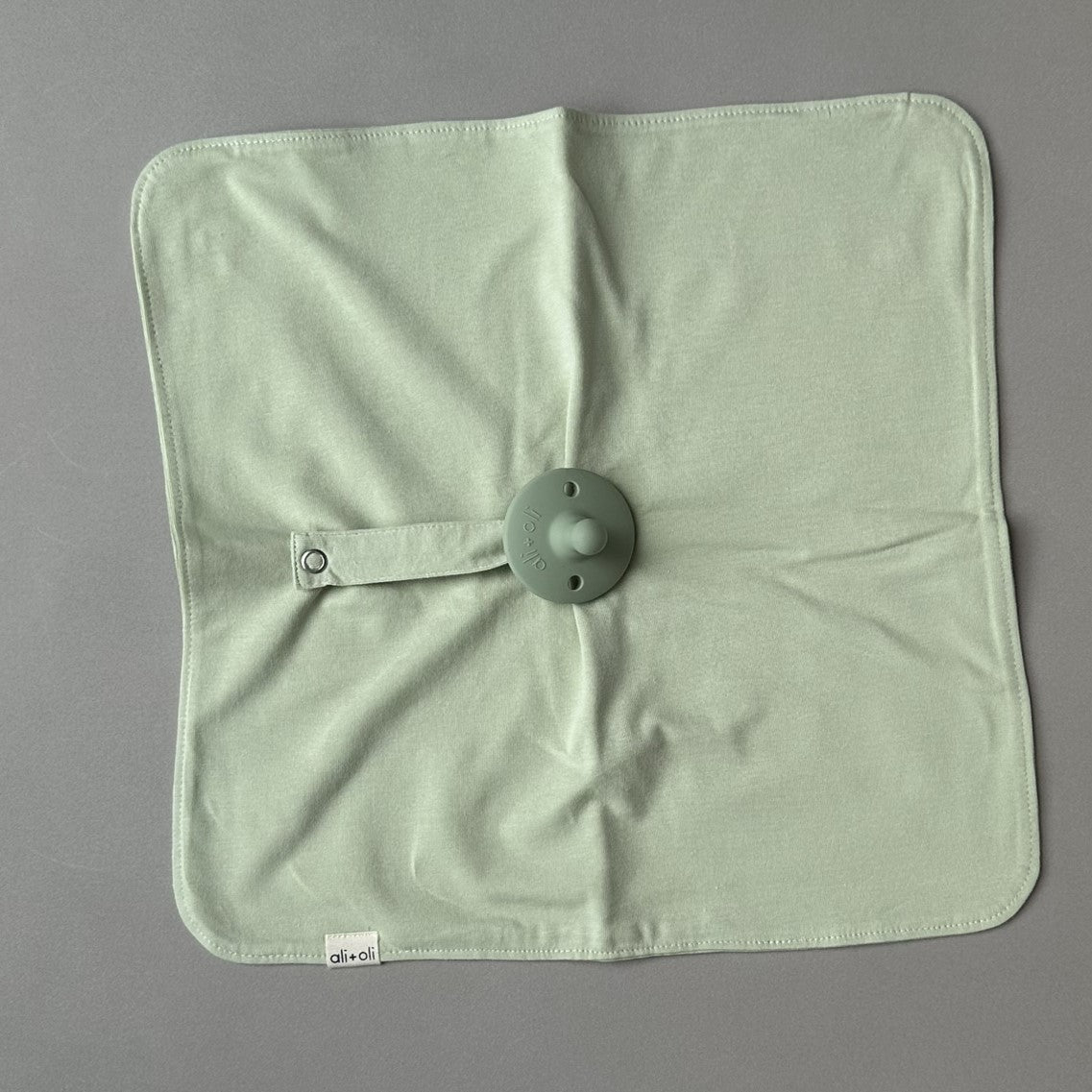 Ali+Oli Lovey Blanket Pacifier Holder (Sage)
