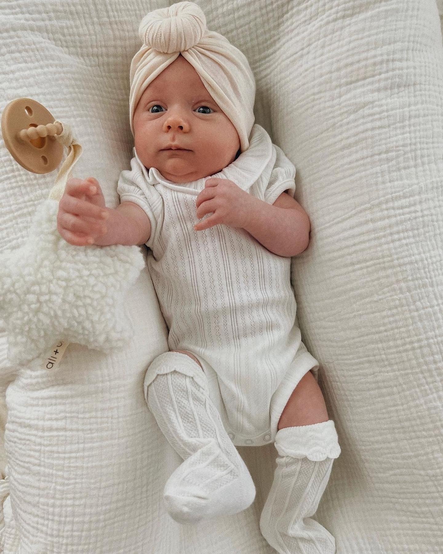 Ali+Oli Plush Star Pacifier Holder (White)