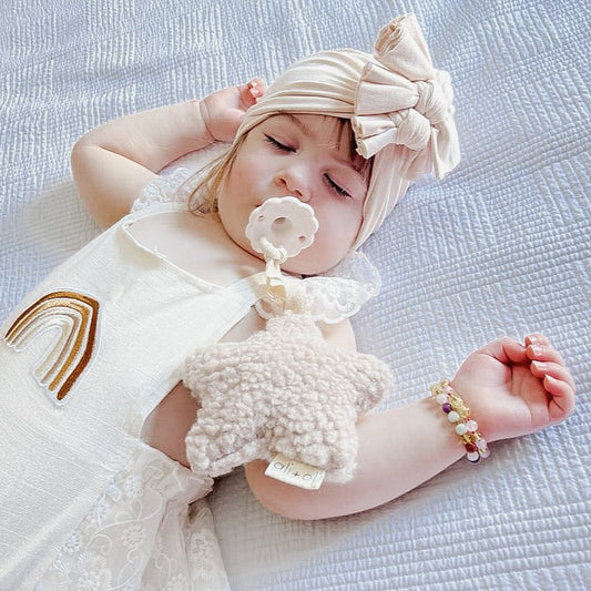 Ali+Oli Plush Star Pacifier Holder (Sand)