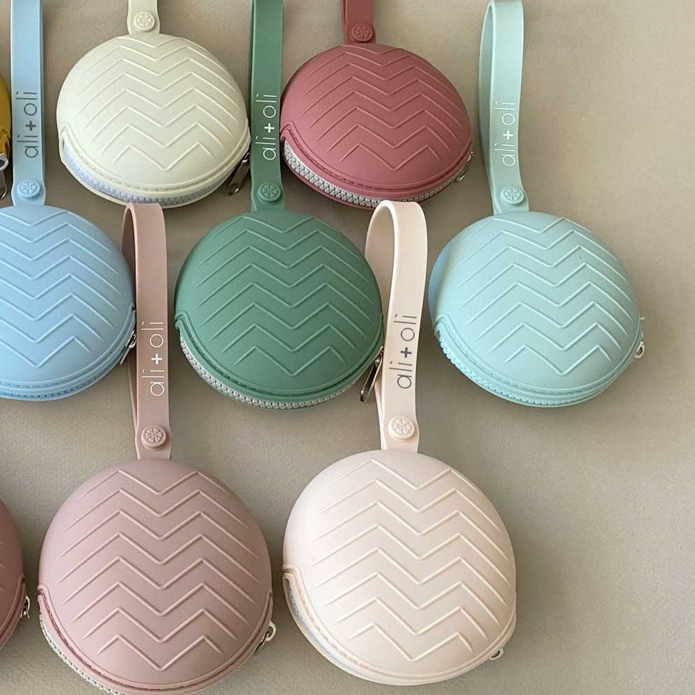 Ali+Oli Pacifier Case (Mint)