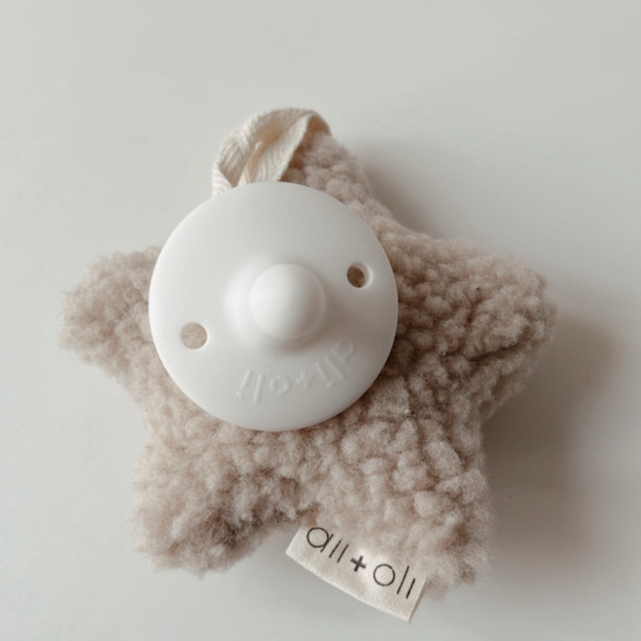 Ali+Oli Plush Star Pacifier Holder (Sand)