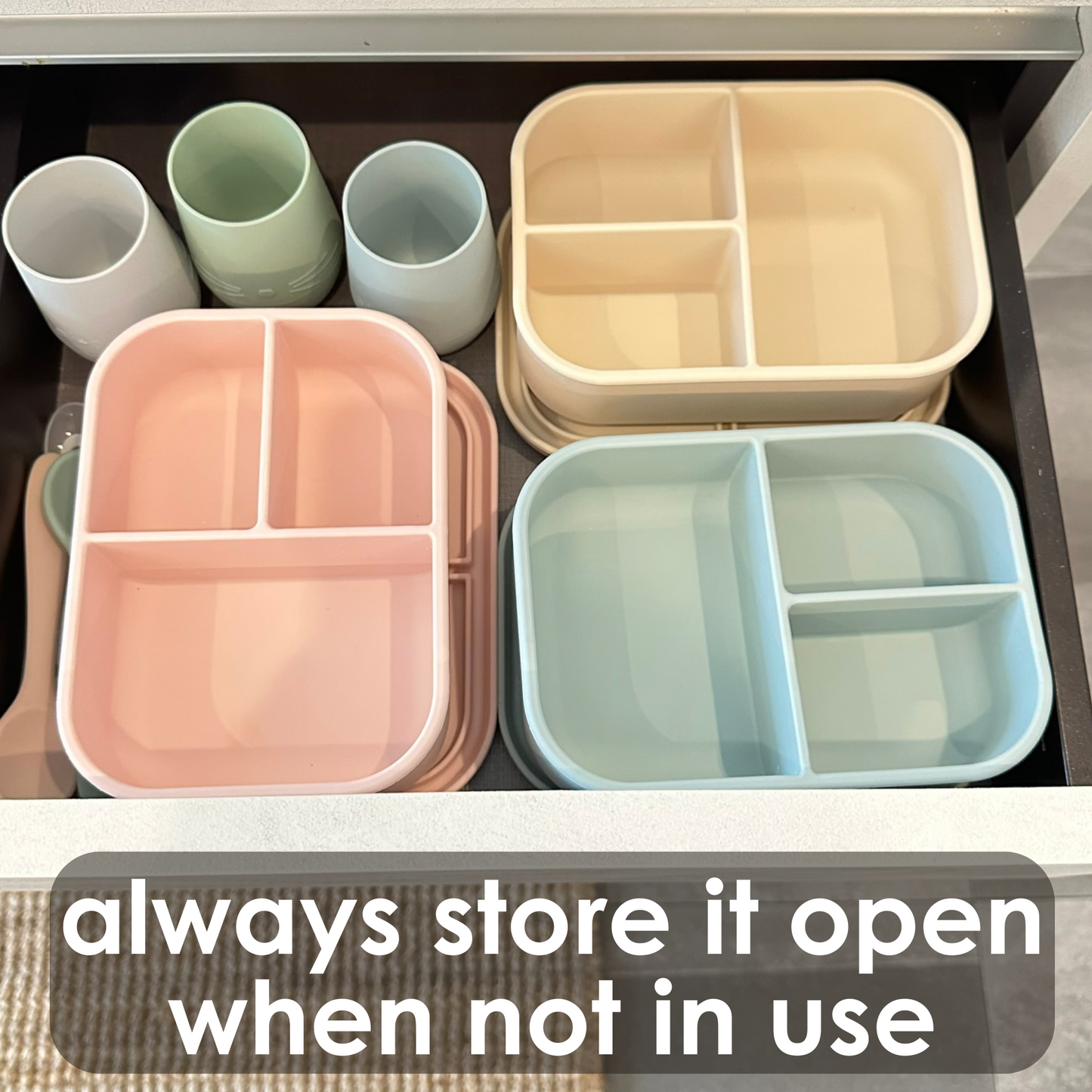 Ali+Oli Reusable Silicone Bento Box - 3 Compartments - Spill-Proof (Puppy)