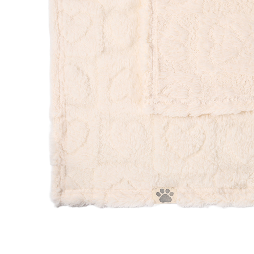Ali+Oli Pets Coral Fleece Dog Blanket – 300 GSM Soft Cozy Throw for Small Dogs & Puppies, 25 x 35 in (Heart)