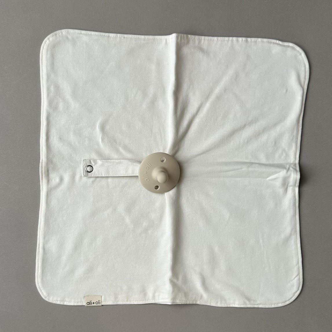 Ali+Oli Lovey Blanket Pacifier Holder (Beige)