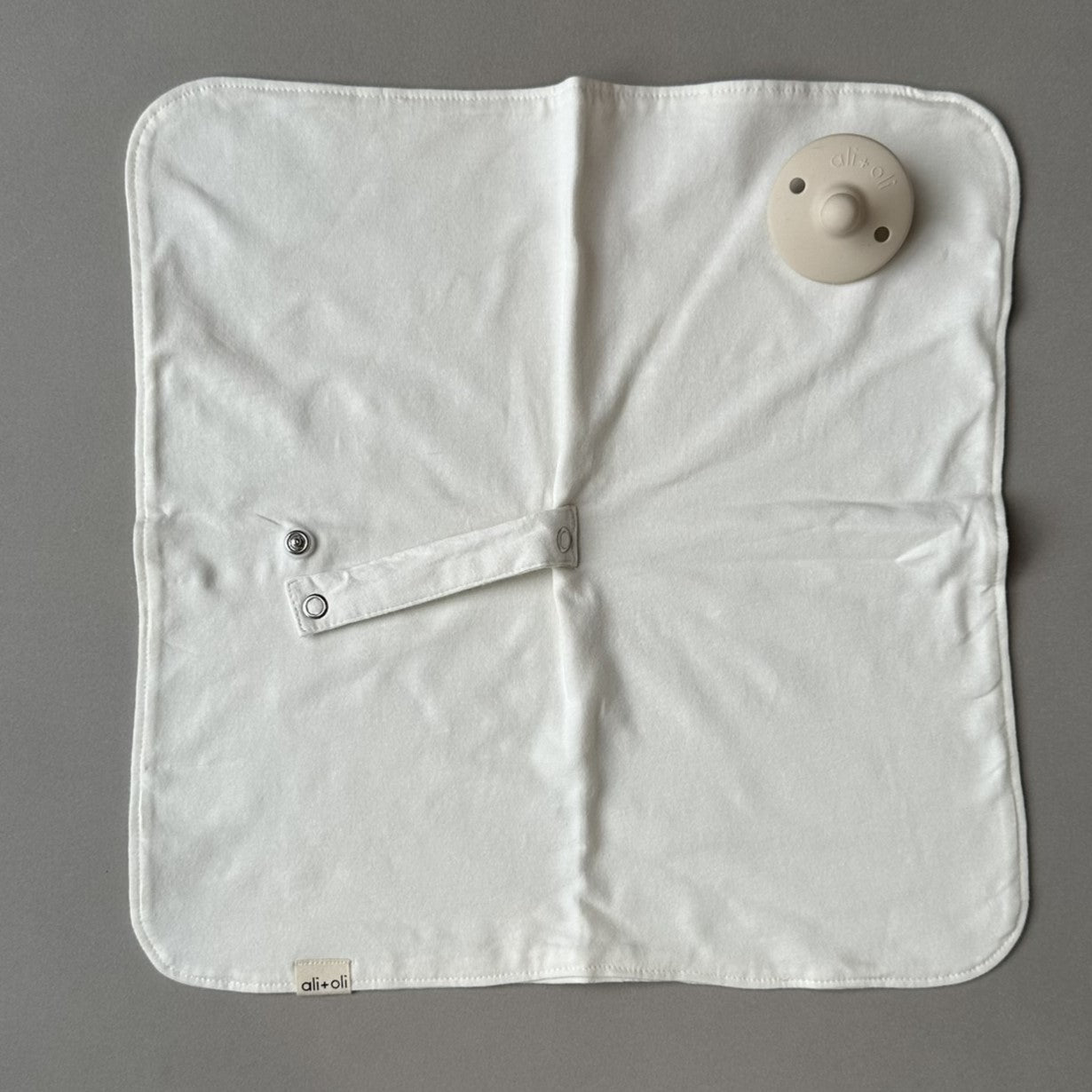 Ali+Oli Lovey Blanket Pacifier Holder (Beige)