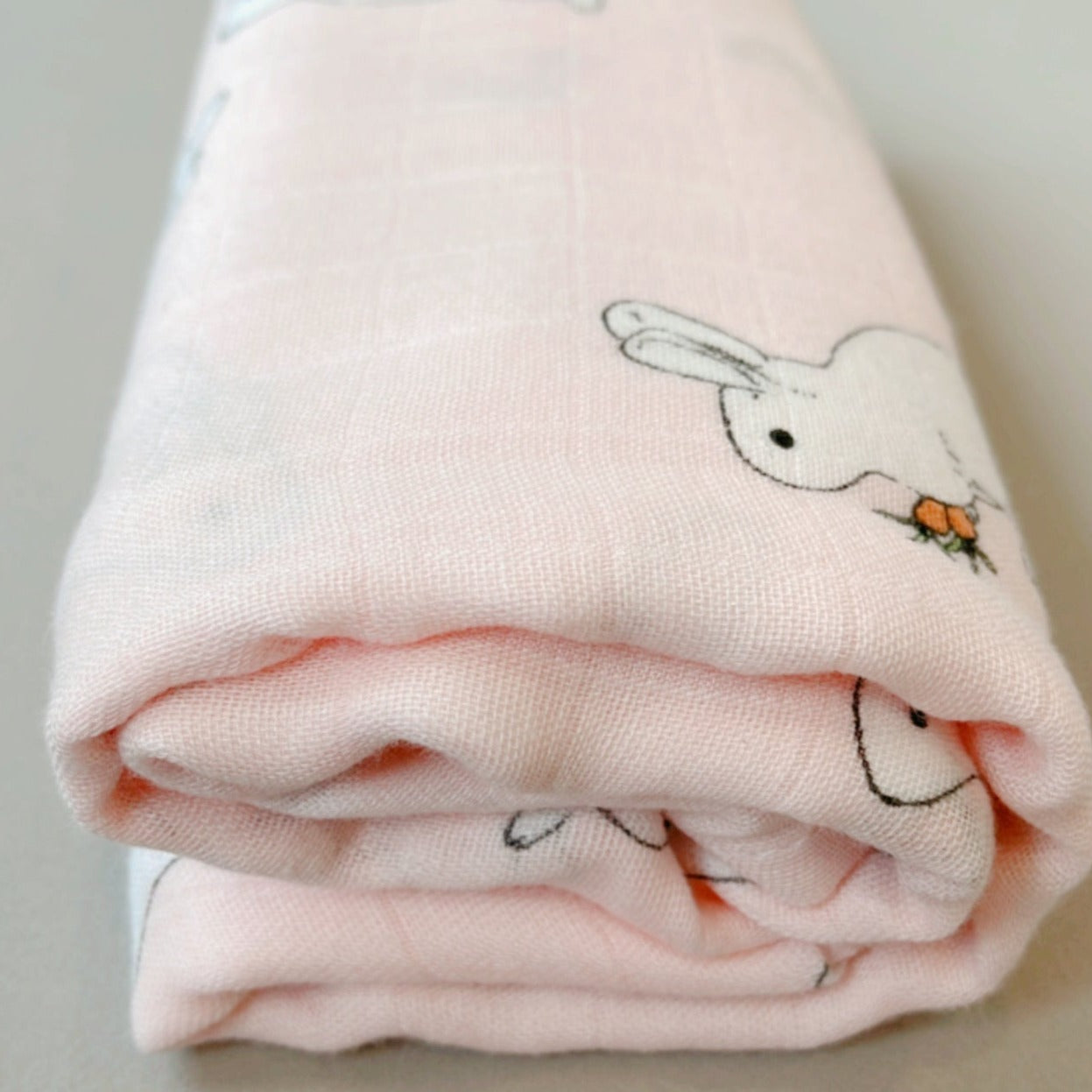 Ali+Oli Muslin Swaddle Blanket (Pink Bunny)