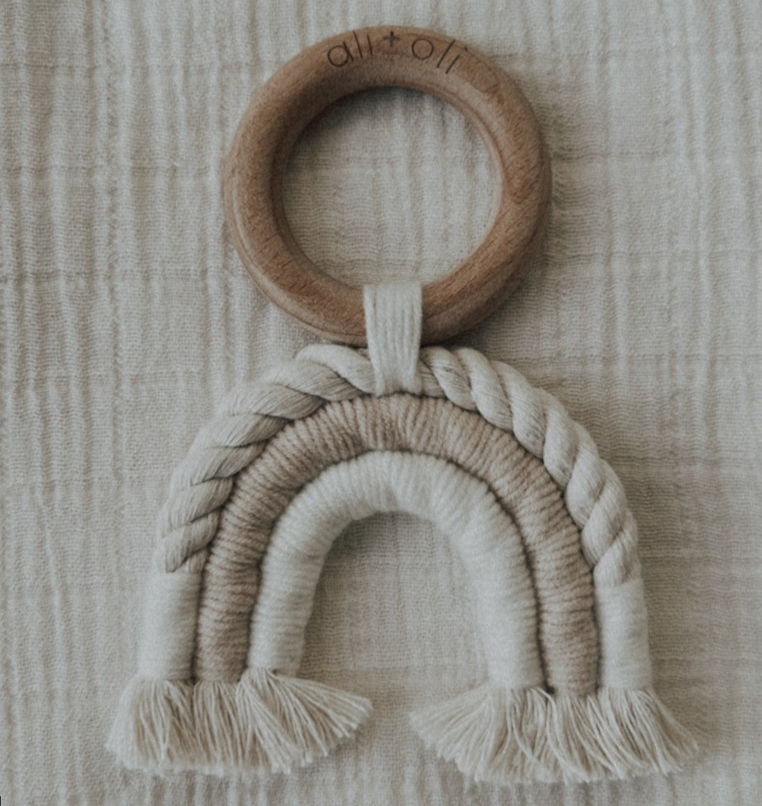 Mini-Macramé Rainbow Teething Toy for Baby (Sand)