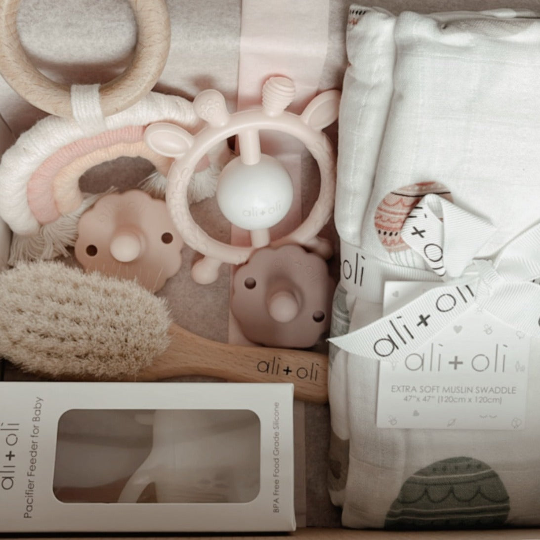 Ali+Oli Gift Box - Pretty in Pink & Whales