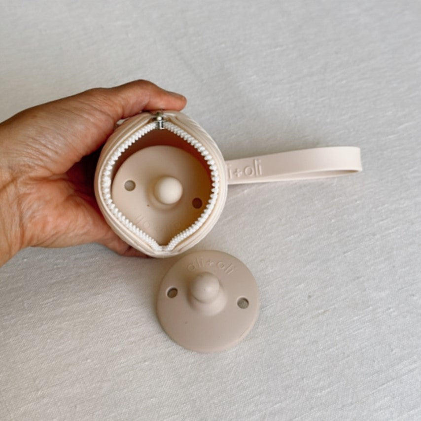 Ali+Oli Pacifier Case (Natural)