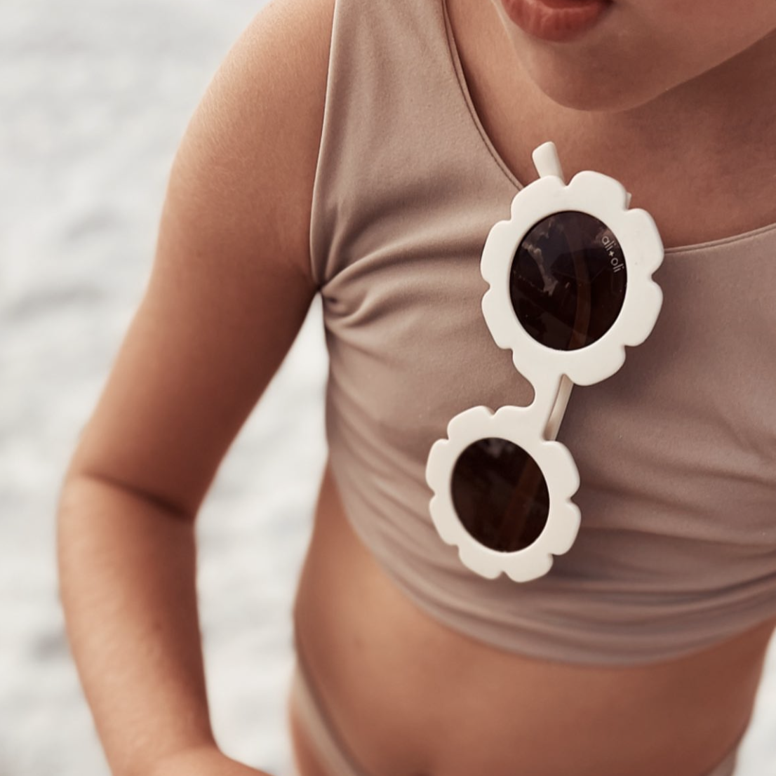 Ali+Oli Sunglasses for Kids Flower (White)