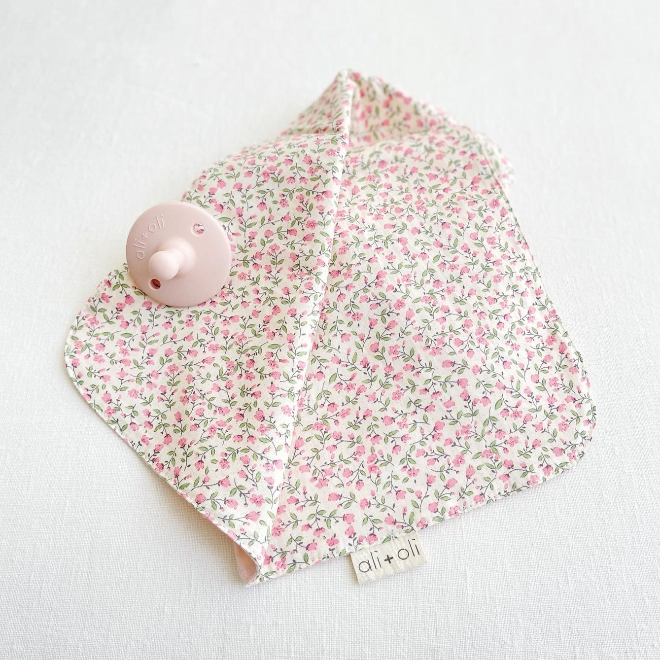 Ali+Oli Pacifier Blanket Holder (Pink Flowers)
