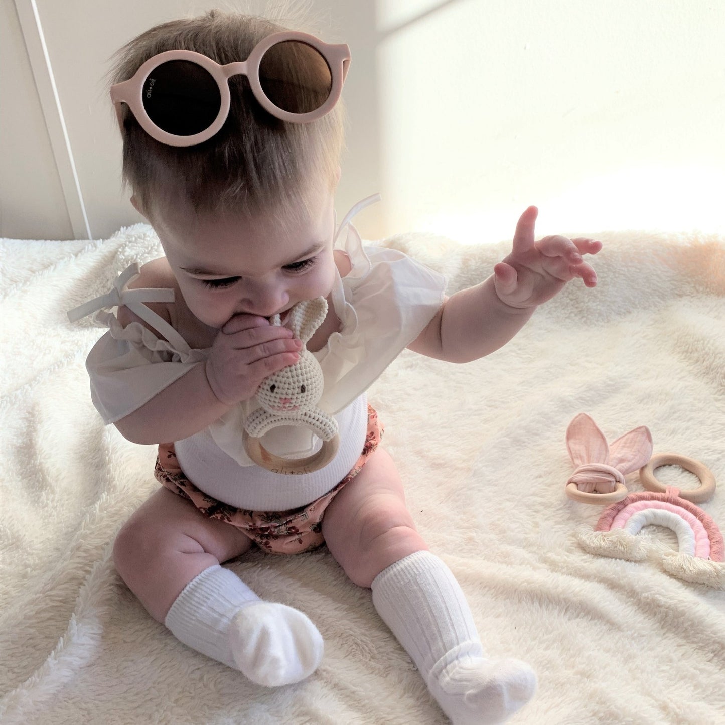 Ali+Oli Sunglasses for Kids (Pink Cream)