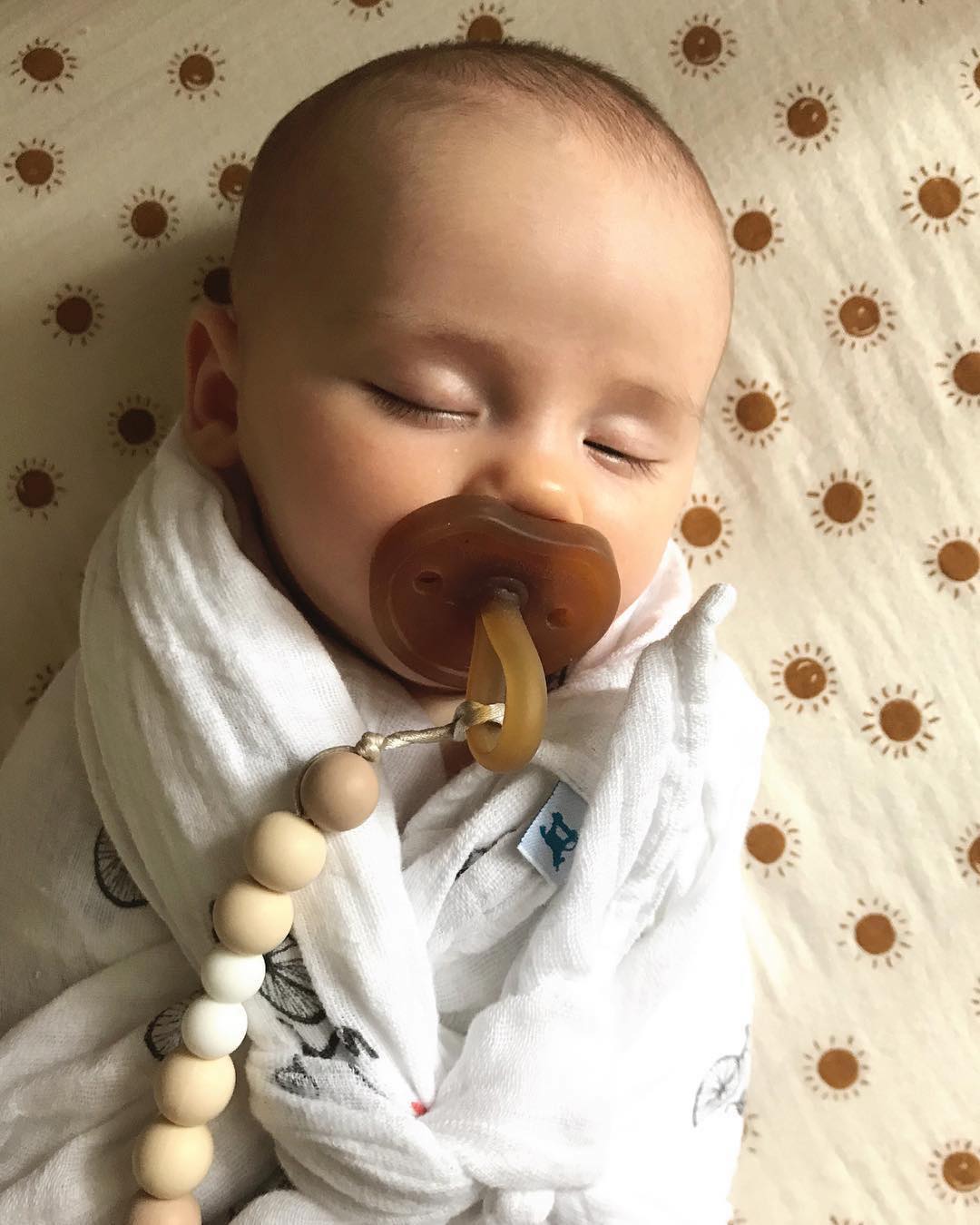 Ali+Oli Pacifier Clip (Natural)